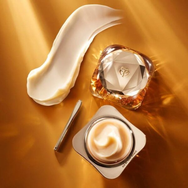 Clé de Peau Beauté – La Crème, 1 fl oz - Image 4